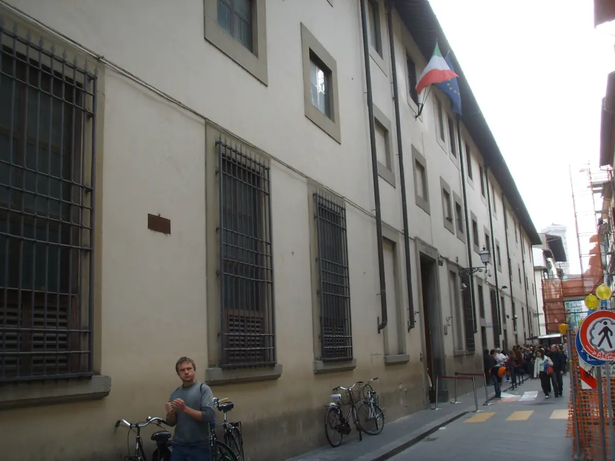 The street outside the Galleria dell'Accademia