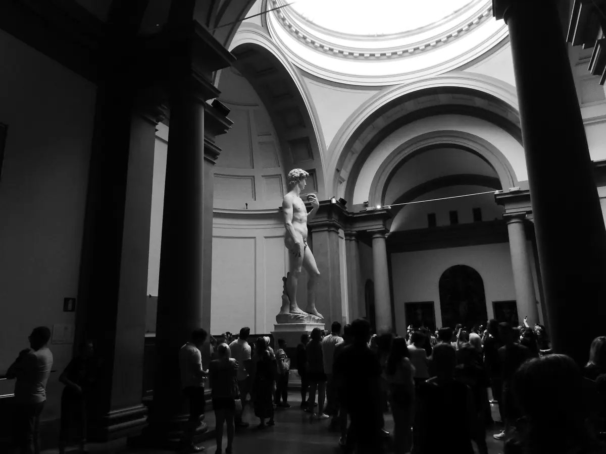The hall leading to the David, lined with the Prisoners