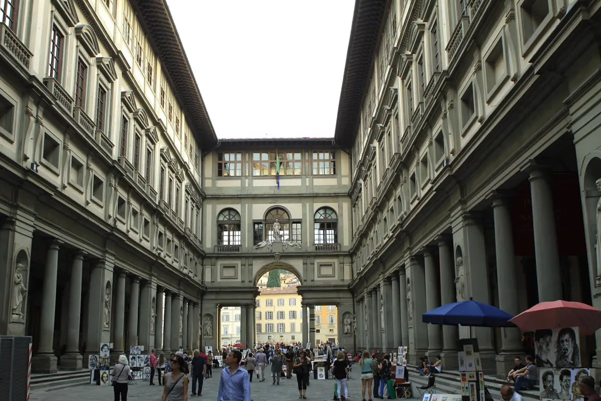 The Uffizi courtyard towards the Arno